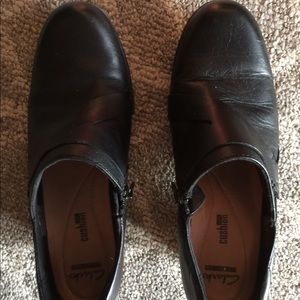 Clark’s Black Ankle Bootie 9.5 Medium